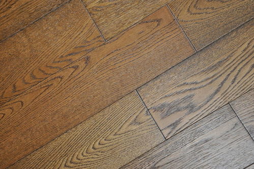 地面材料之争 实木地板VS软木地板